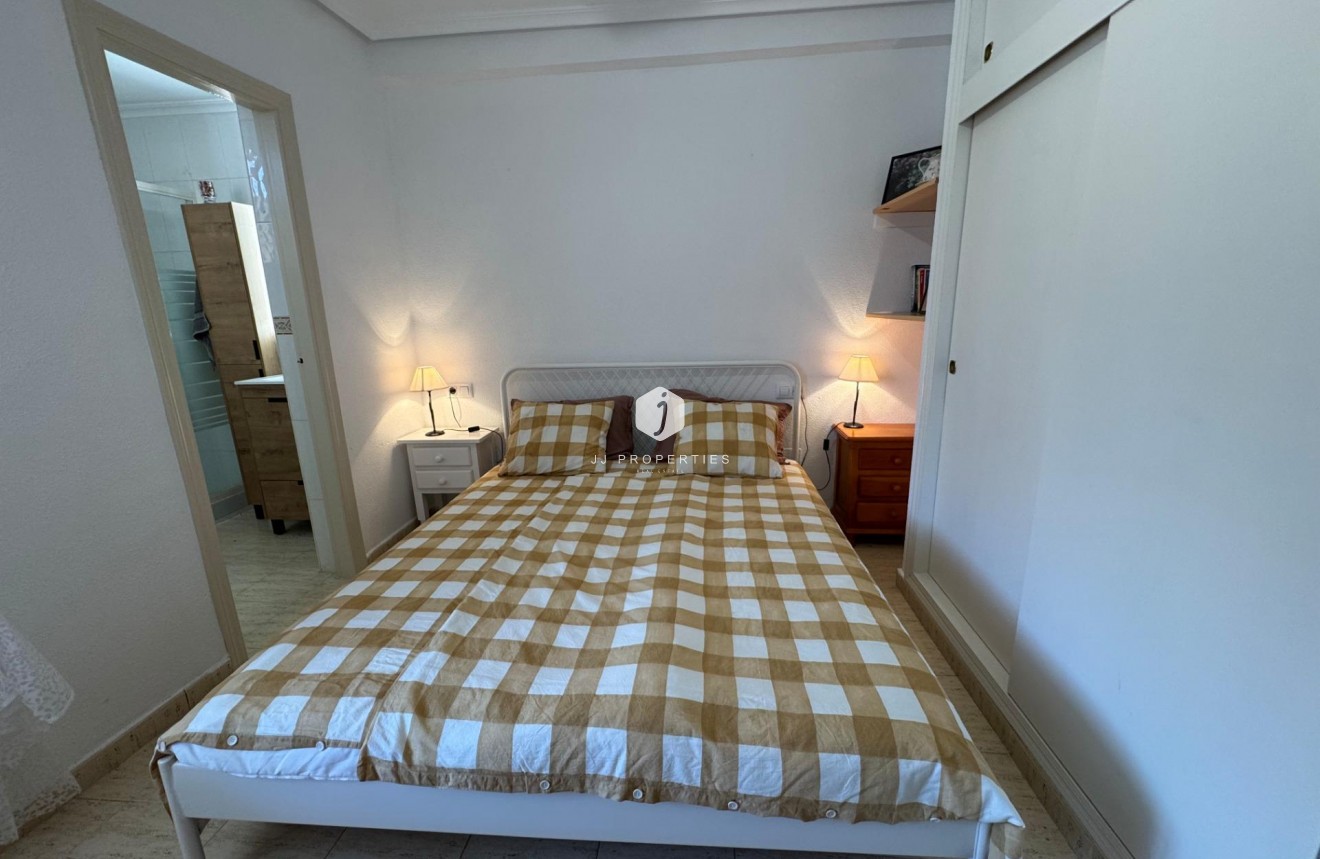 Tweedehands - Bungalow -
Torrevieja - La Siesta - El Salado - Torreta