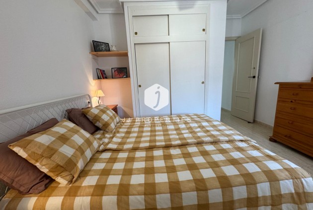 Tweedehands - Bungalow -
Torrevieja - La Siesta - El Salado - Torreta