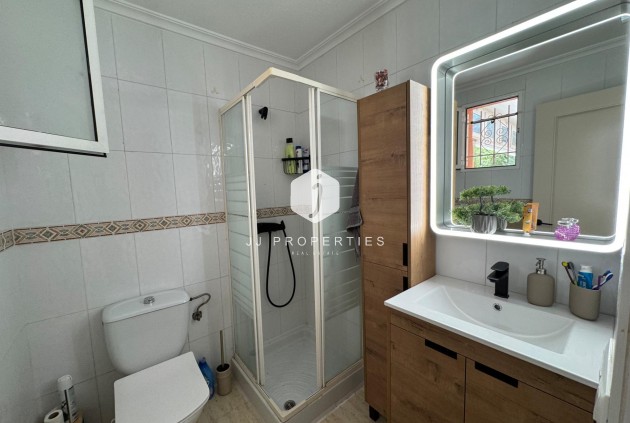Tweedehands - Bungalow -
Torrevieja - La Siesta - El Salado - Torreta