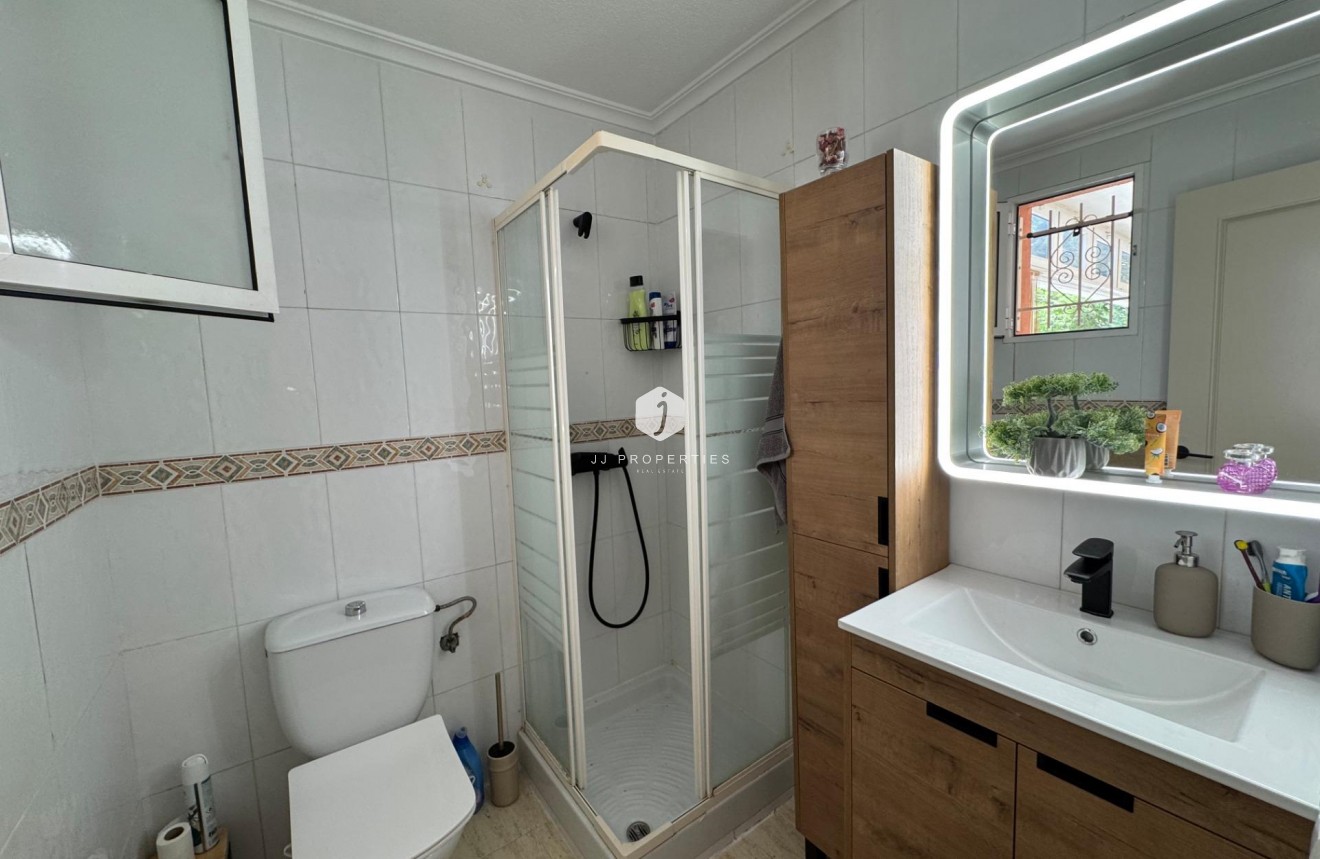 Tweedehands - Bungalow -
Torrevieja - La Siesta - El Salado - Torreta