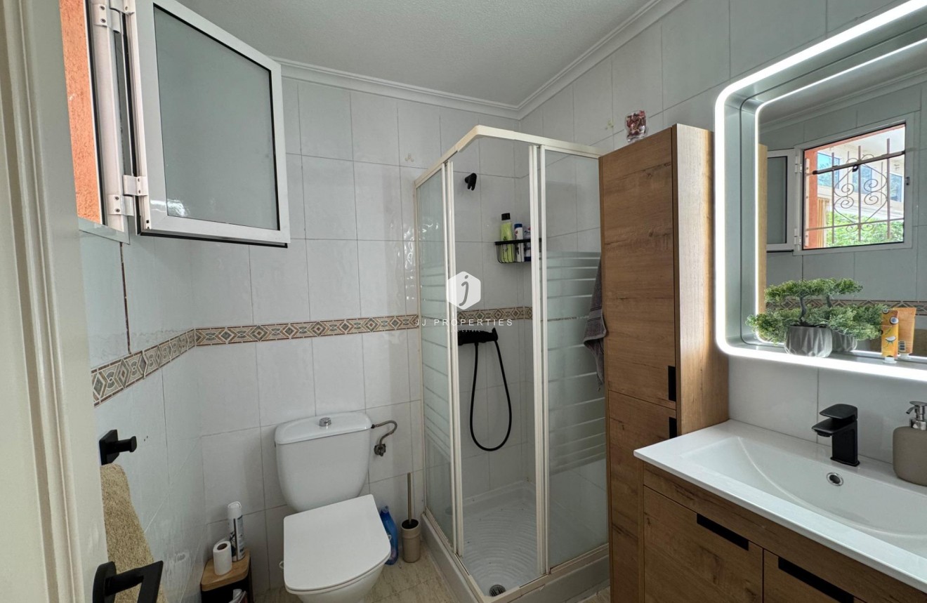 Tweedehands - Bungalow -
Torrevieja - La Siesta - El Salado - Torreta