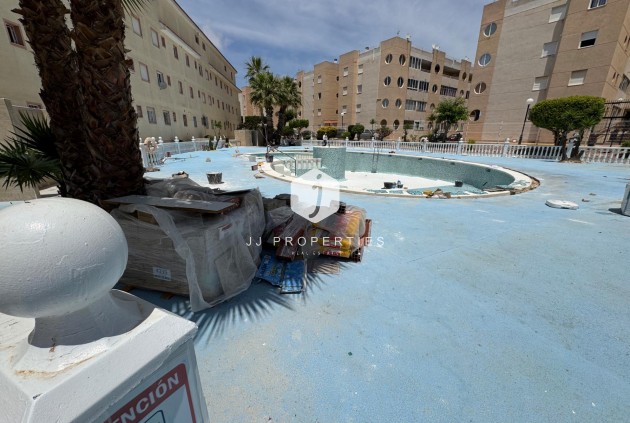 Tweedehands - Bungalow -
Torrevieja - La Siesta - El Salado - Torreta