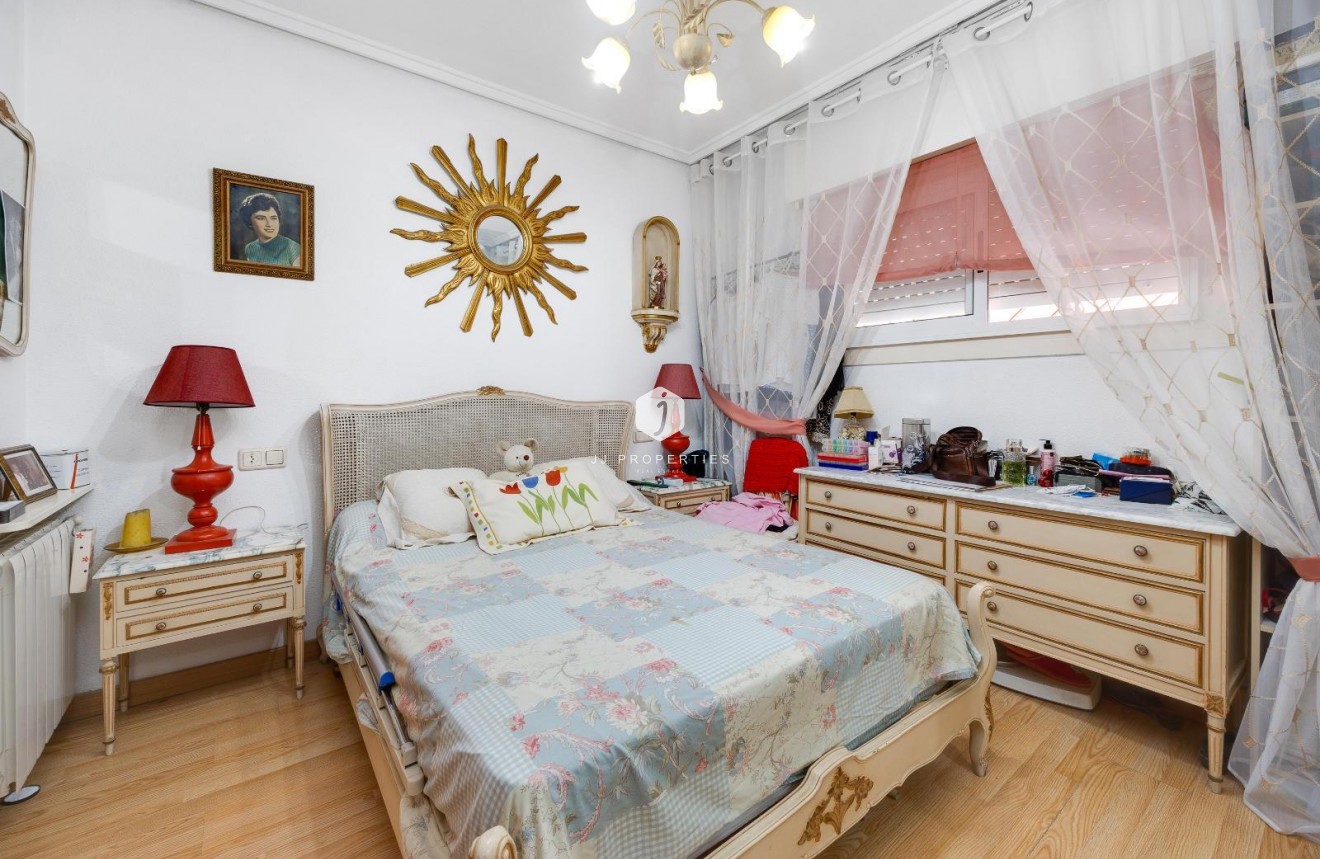D'occasion - Appartement -
Torrevieja - Centro