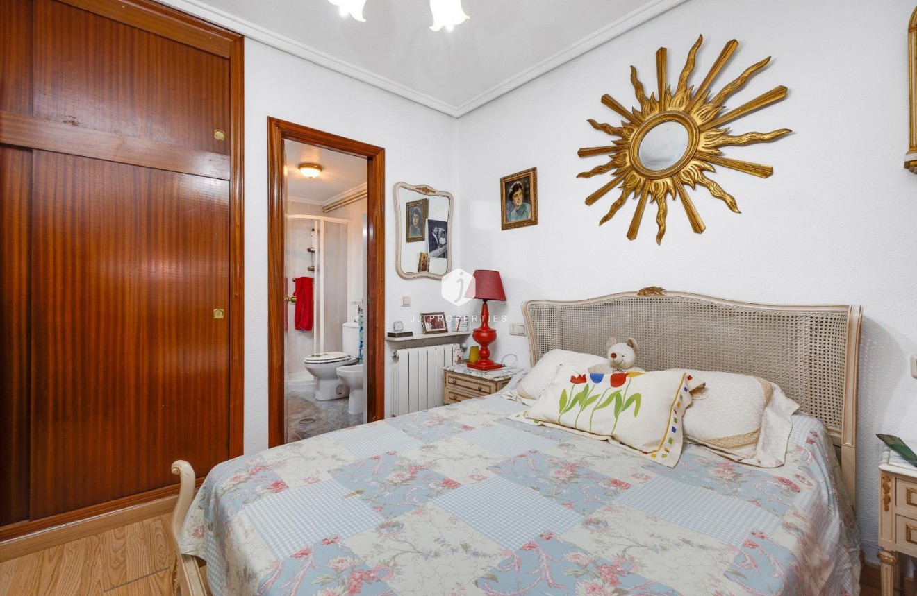 D'occasion - Appartement -
Torrevieja - Centro