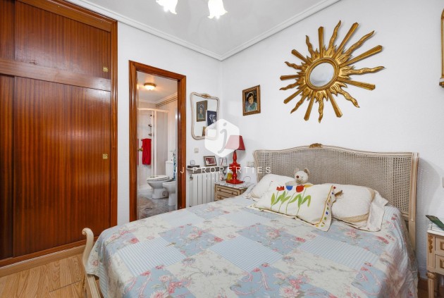 D'occasion - Appartement -
Torrevieja - Centro