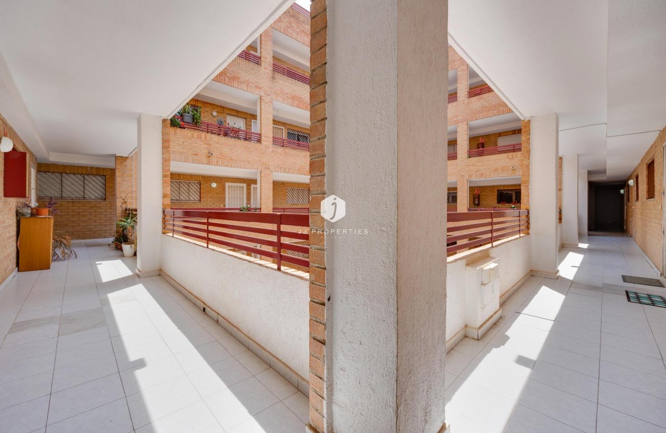 D'occasion - Appartement -
Torrevieja - Centro