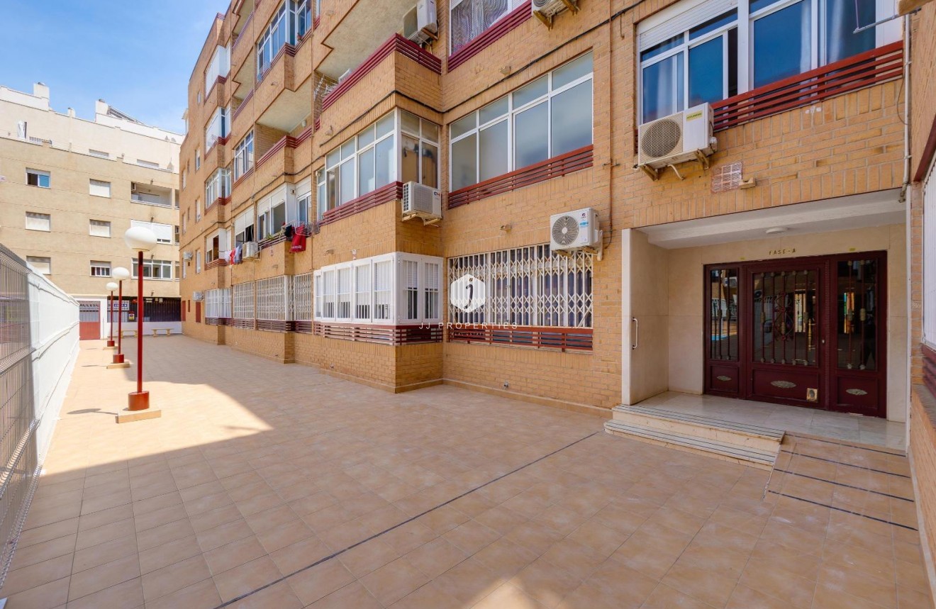 D'occasion - Appartement -
Torrevieja - Centro