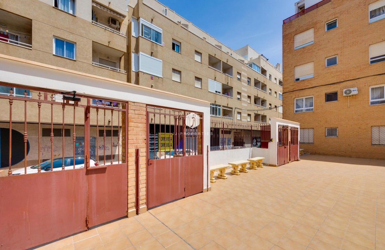 D'occasion - Appartement -
Torrevieja - Centro