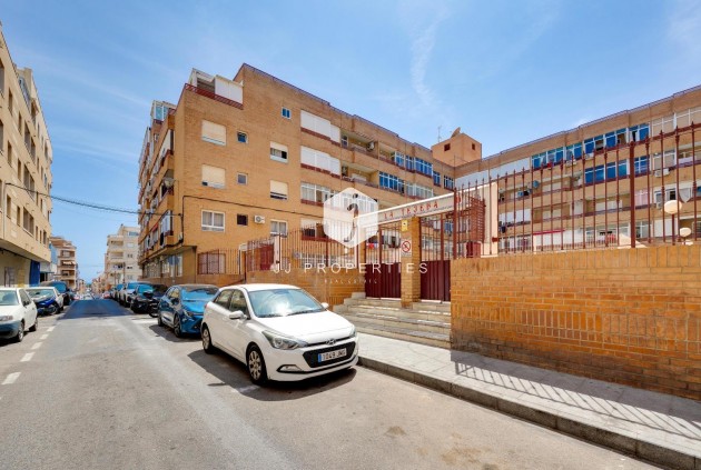 D'occasion - Appartement -
Torrevieja - Centro