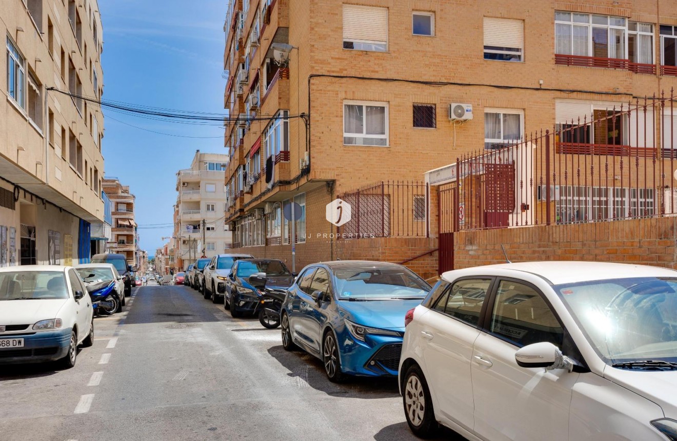 D'occasion - Appartement -
Torrevieja - Centro