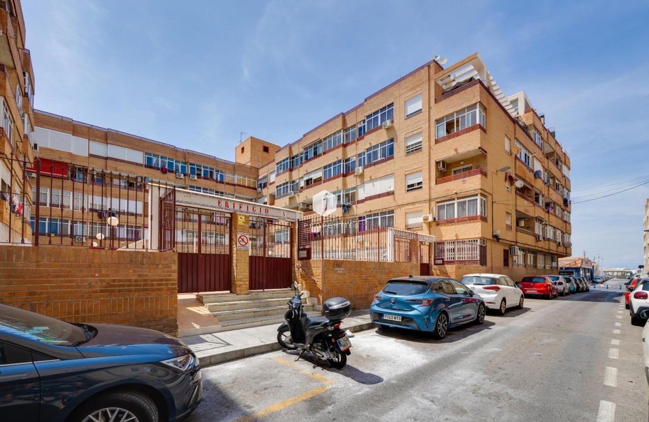 D'occasion - Appartement -
Torrevieja - Centro