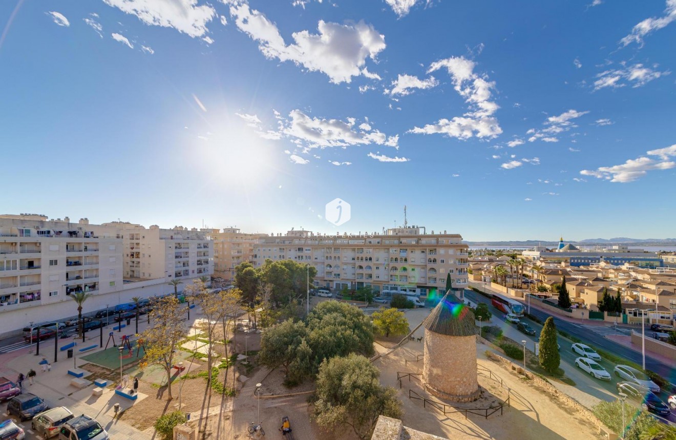 D'occasion - Appartement -
Torrevieja - Centro