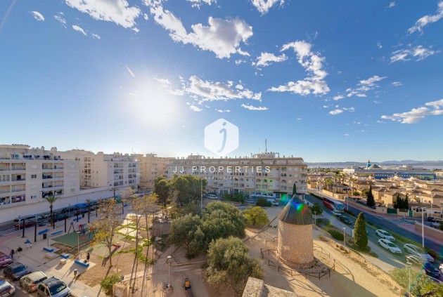 D'occasion - Appartement -
Torrevieja - Centro