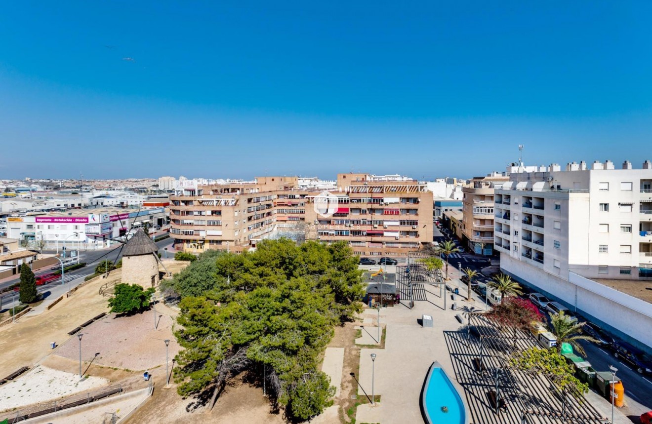 D'occasion - Appartement -
Torrevieja - Centro