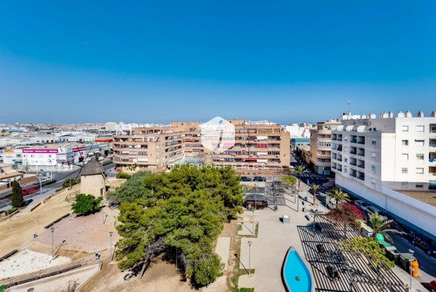 D'occasion - Appartement -
Torrevieja - Centro