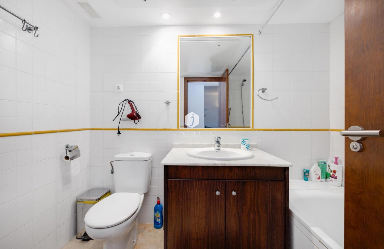 D'occasion - Appartement -
Torrevieja - Punta prima