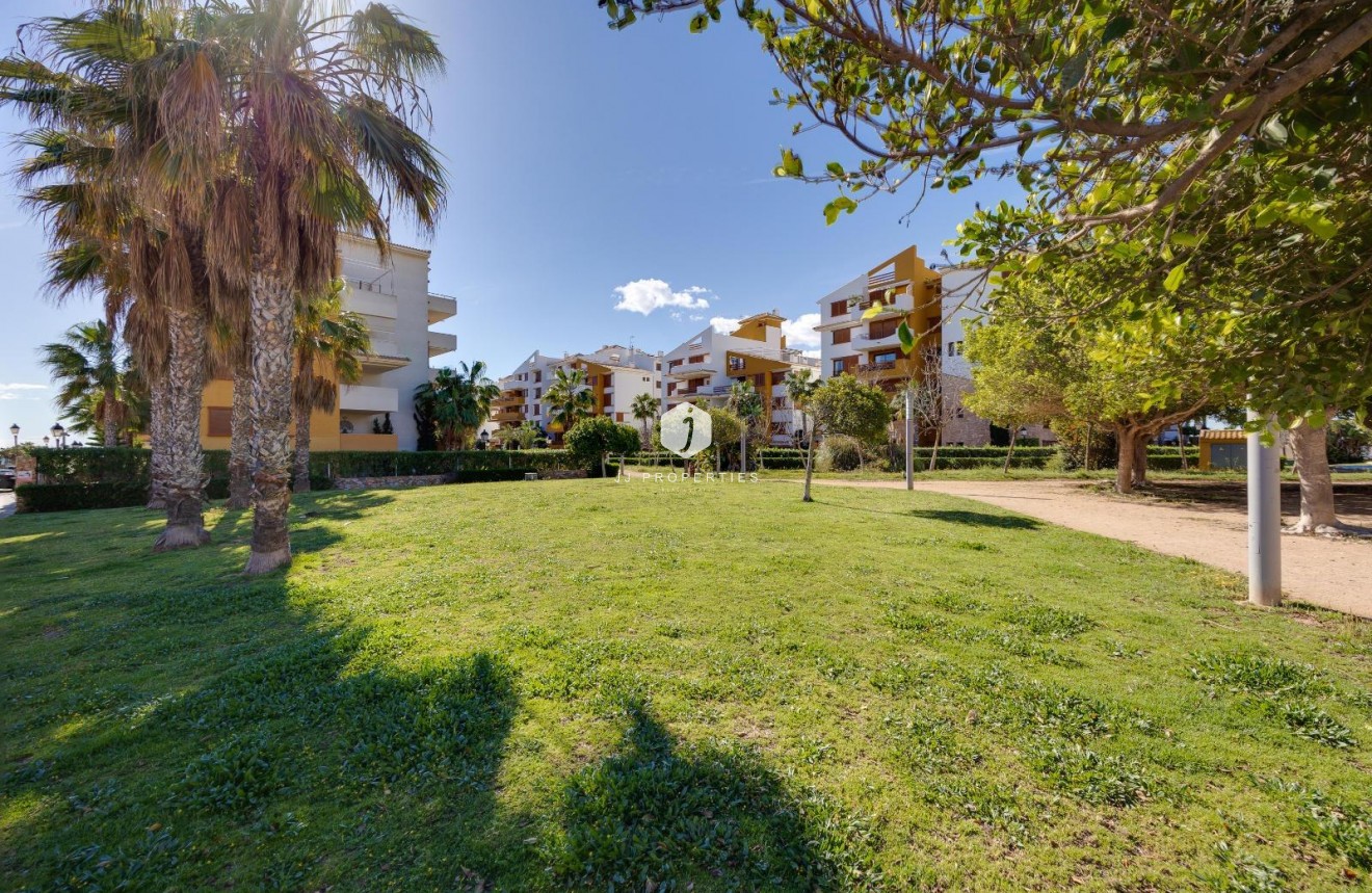 D'occasion - Appartement -
Torrevieja - Punta prima