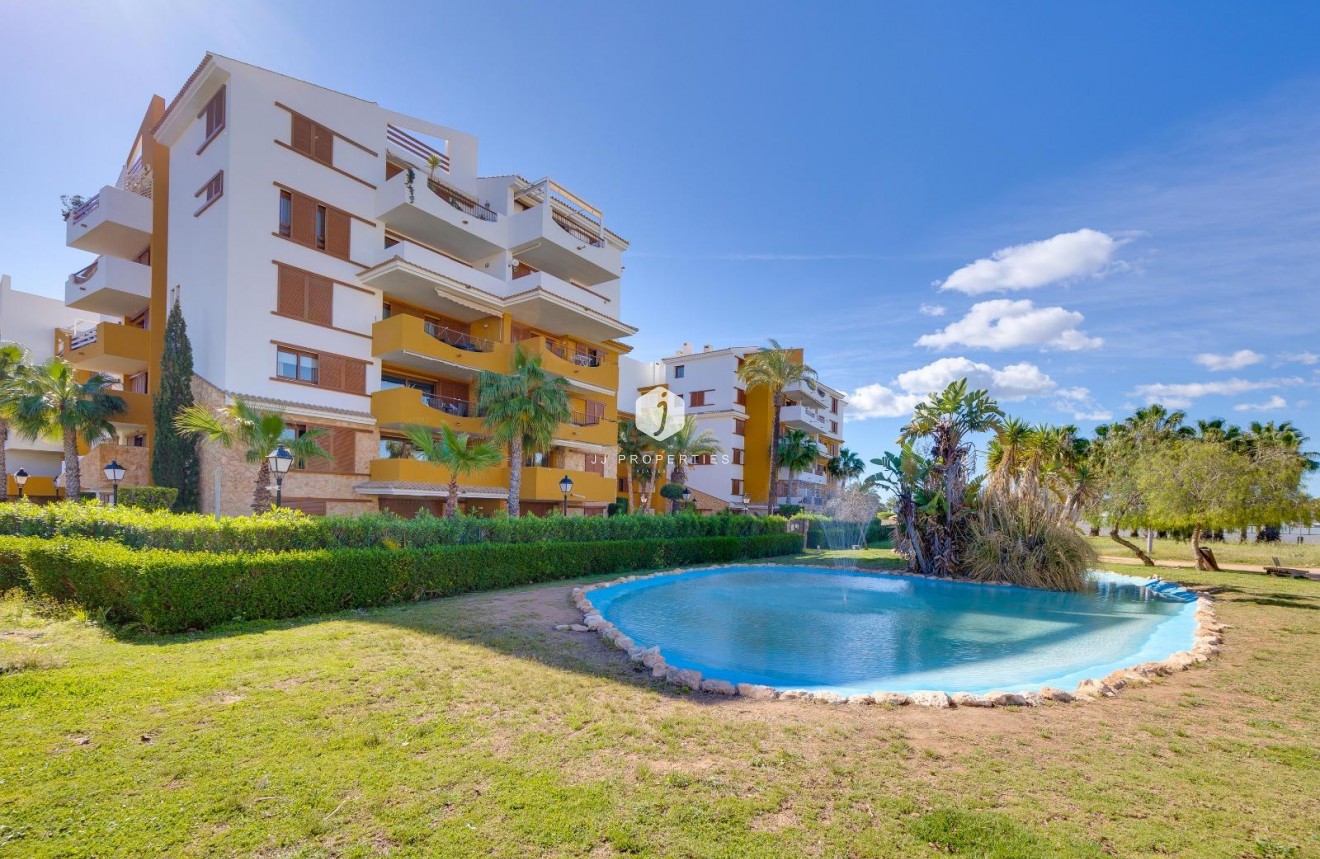 D'occasion - Appartement -
Torrevieja - Punta prima