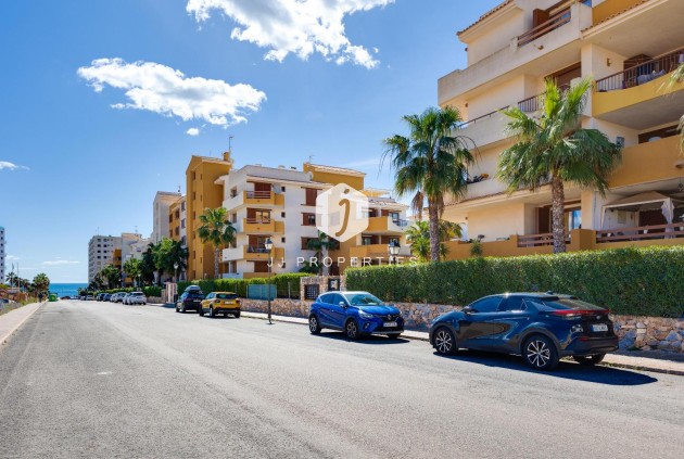 D'occasion - Appartement -
Torrevieja - Punta prima