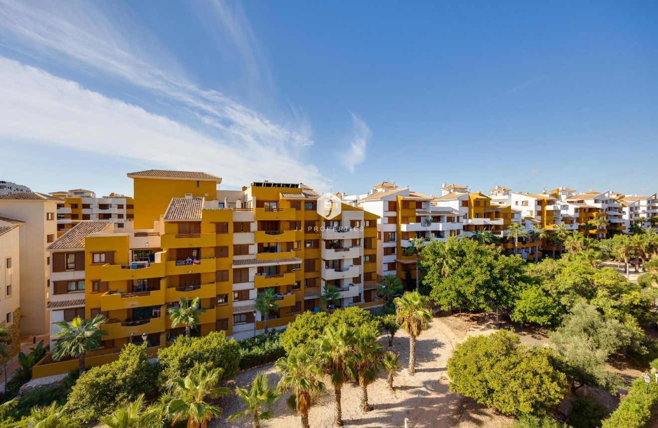 D'occasion - Appartement -
Torrevieja - Punta prima