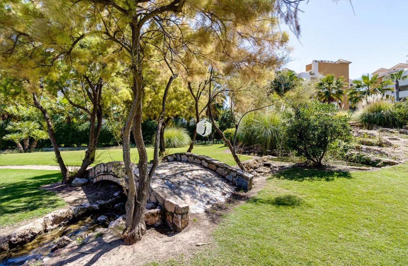 D'occasion - Appartement -
Torrevieja - Punta prima