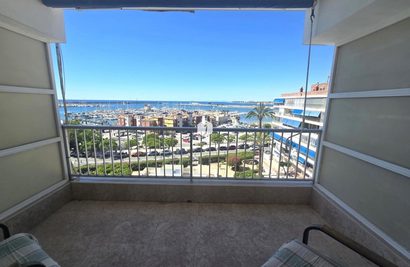 D'occasion - Appartement -
Torrevieja - Puerto Deportivo Marina Salinas