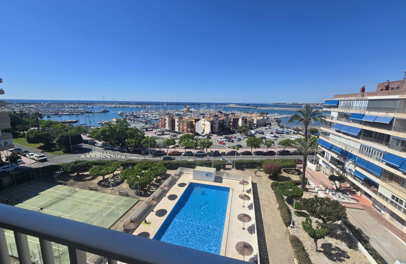 D'occasion - Appartement -
Torrevieja - Puerto Deportivo Marina Salinas