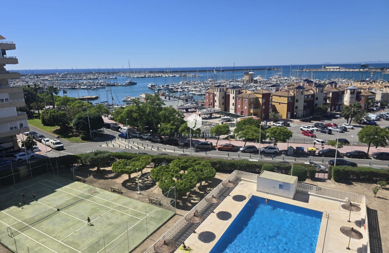 D'occasion - Appartement -
Torrevieja - Puerto Deportivo Marina Salinas