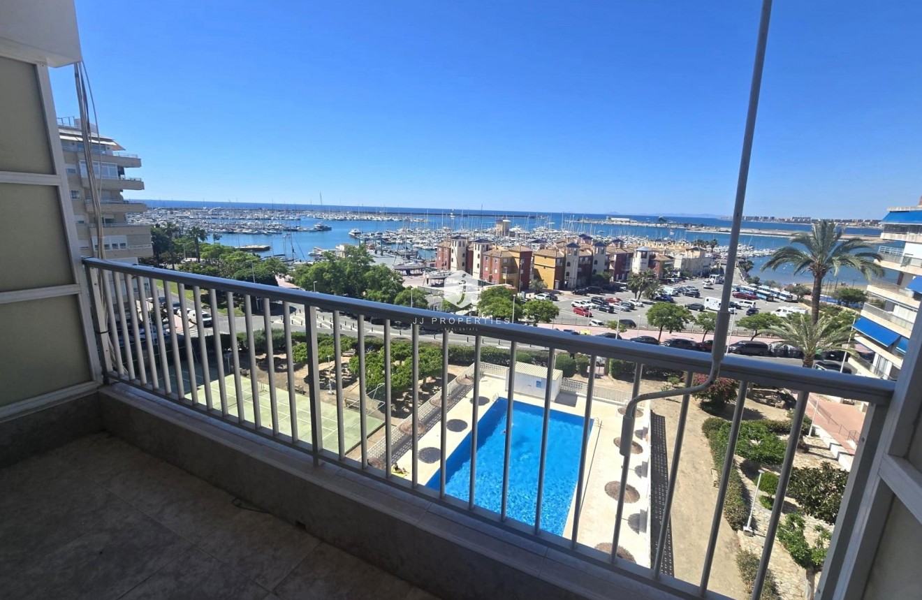 D'occasion - Appartement -
Torrevieja - Puerto Deportivo Marina Salinas