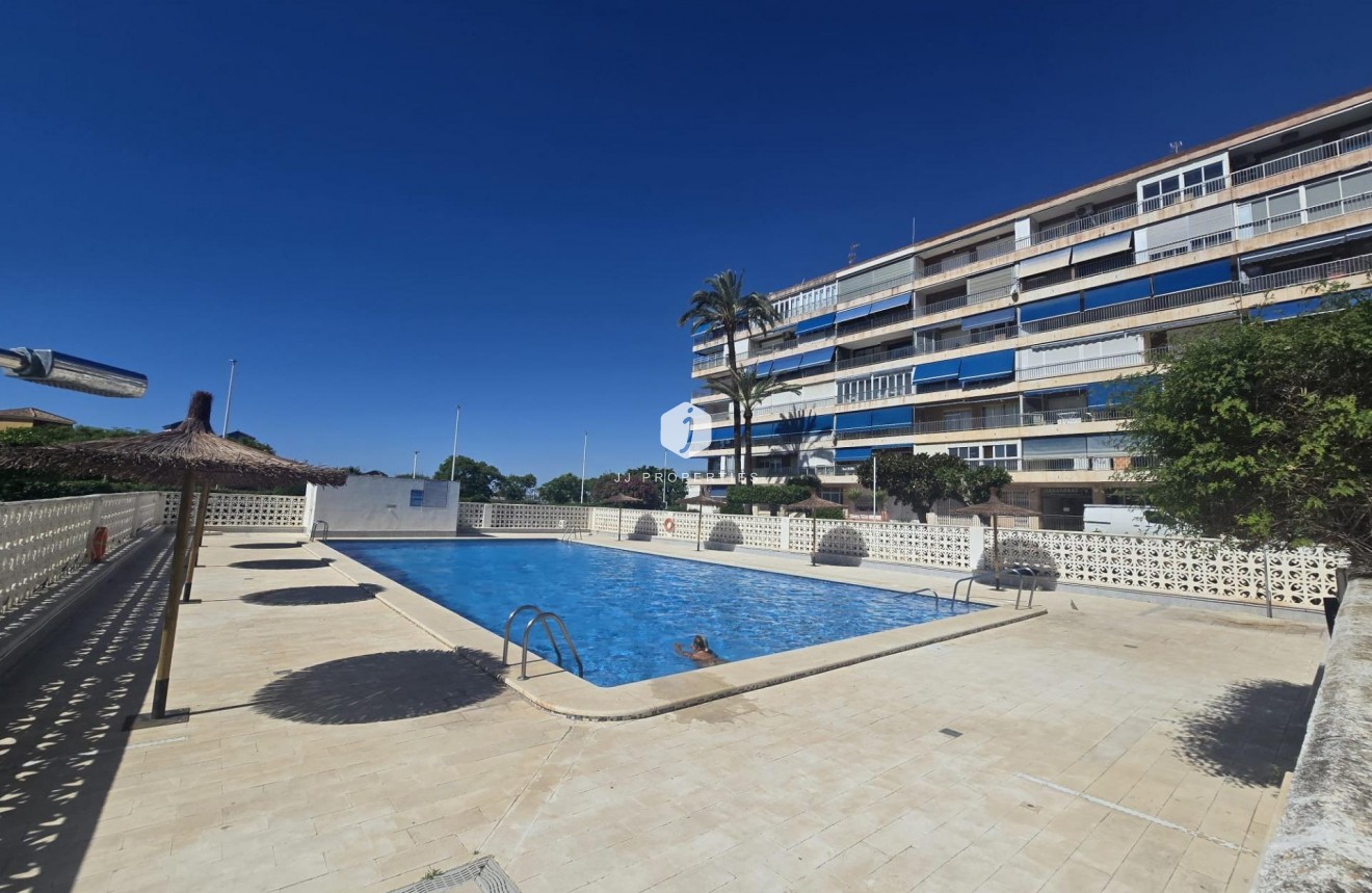 D'occasion - Appartement -
Torrevieja - Puerto Deportivo Marina Salinas