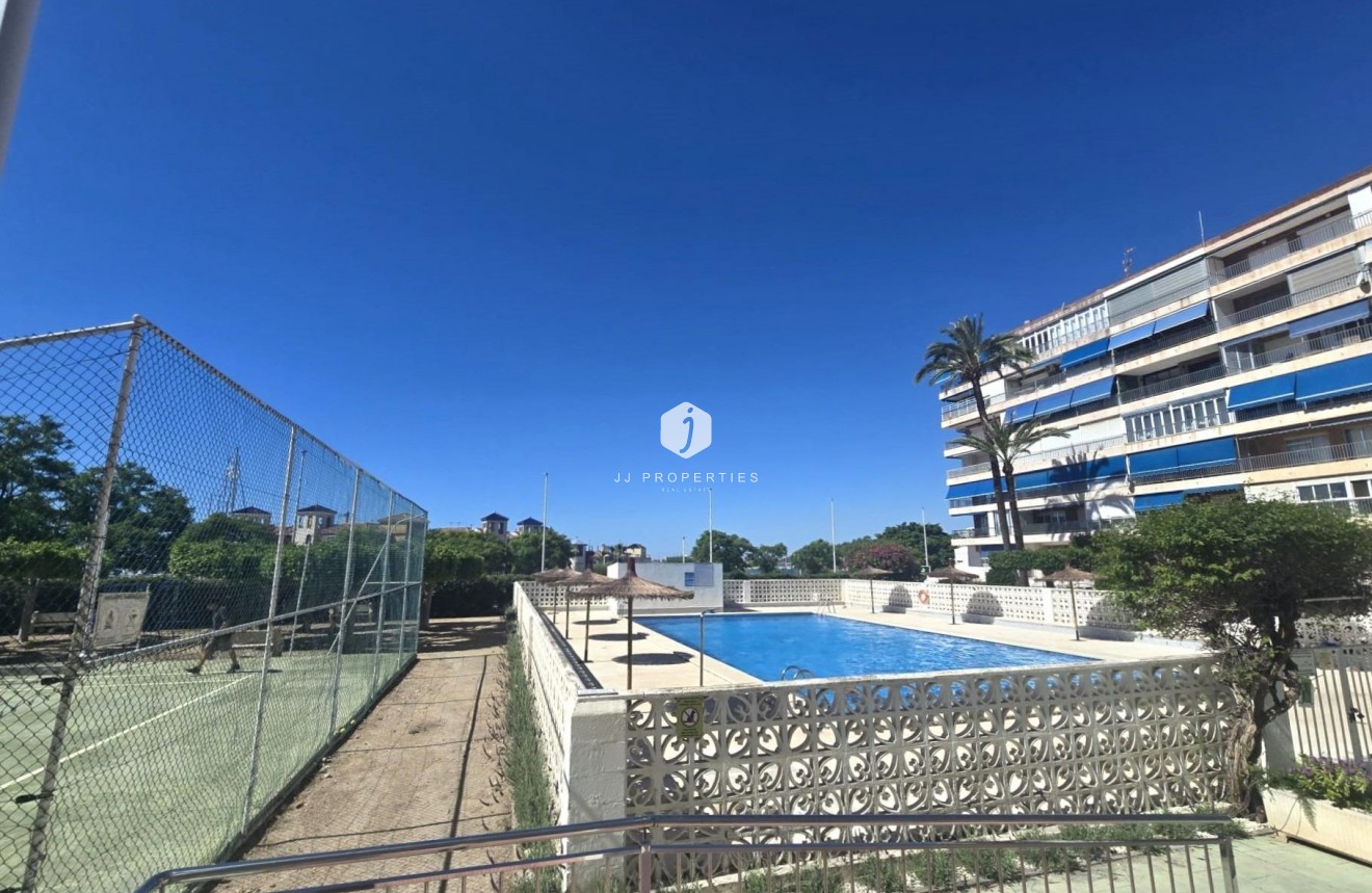 D'occasion - Appartement -
Torrevieja - Puerto Deportivo Marina Salinas