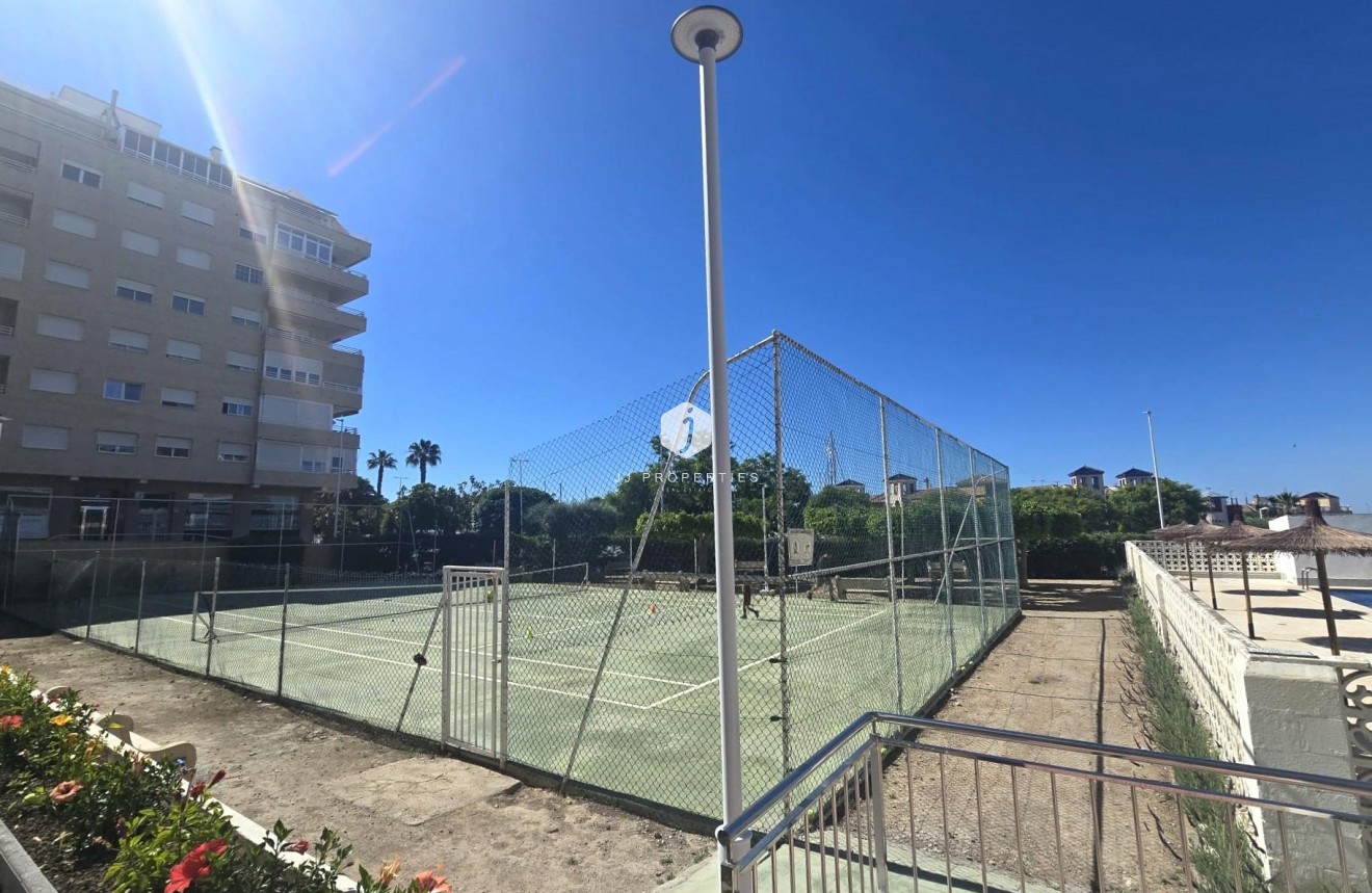 D'occasion - Appartement -
Torrevieja - Puerto Deportivo Marina Salinas