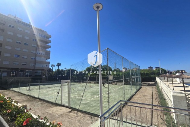 D'occasion - Appartement -
Torrevieja - Puerto Deportivo Marina Salinas