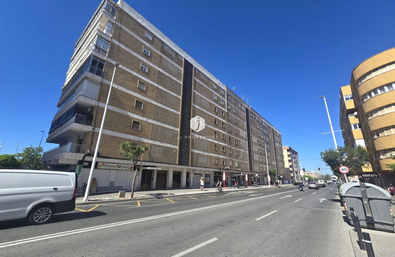 D'occasion - Appartement -
Torrevieja - Puerto Deportivo Marina Salinas