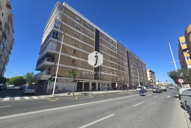 D'occasion - Appartement -
Torrevieja - Puerto Deportivo Marina Salinas