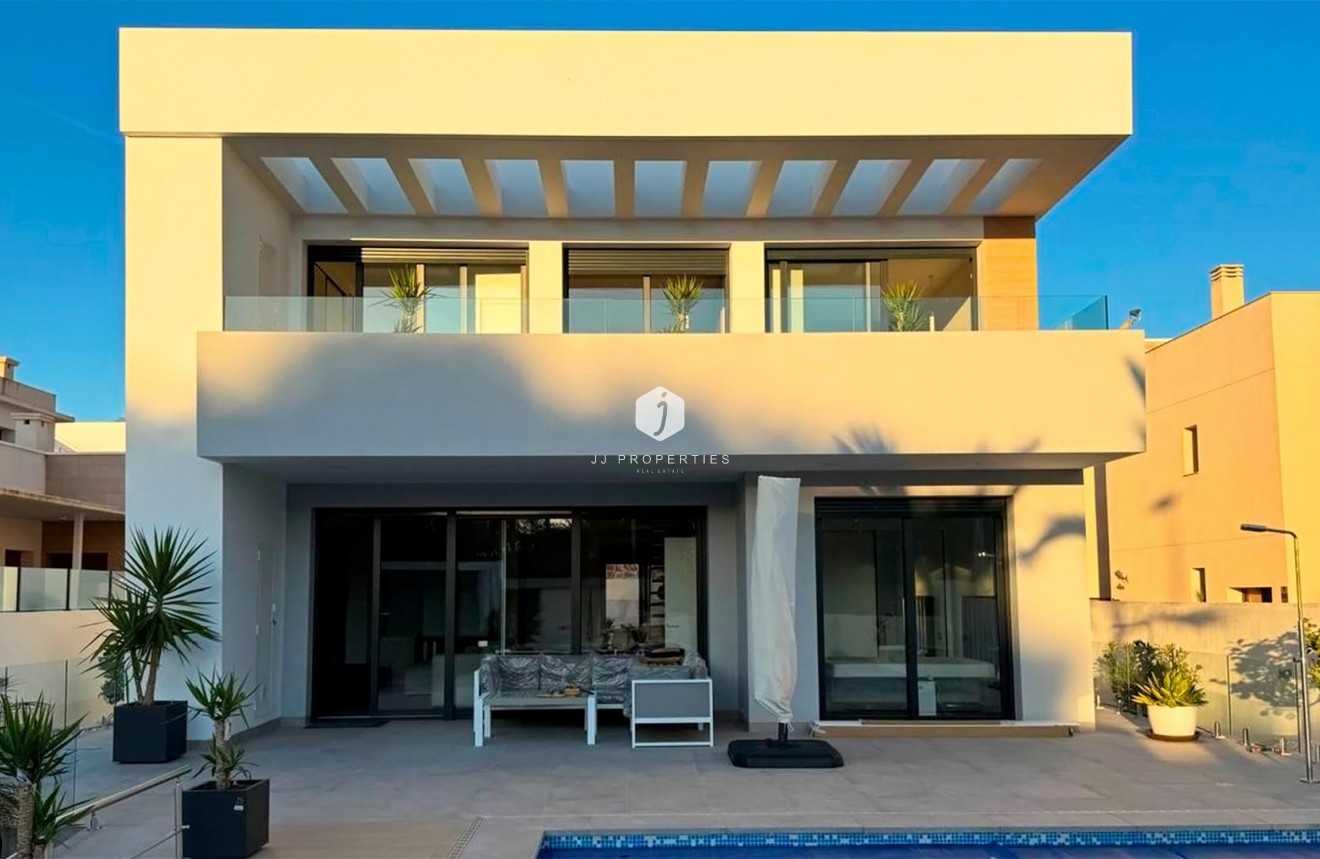 Aus zweiter Hand - Villa -
Rojales - Ciudad Quesada