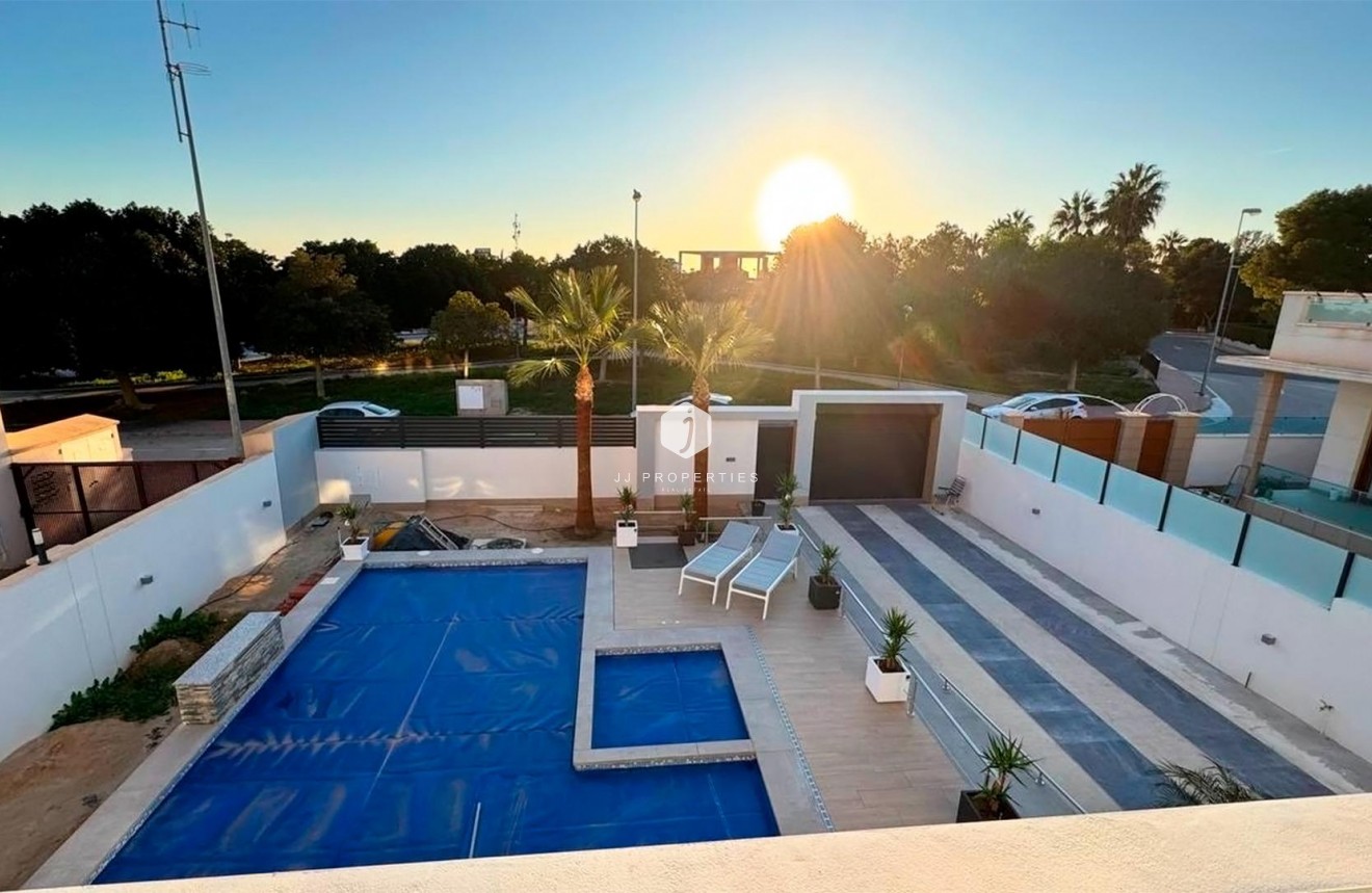 Aus zweiter Hand - Villa -
Rojales - Ciudad Quesada