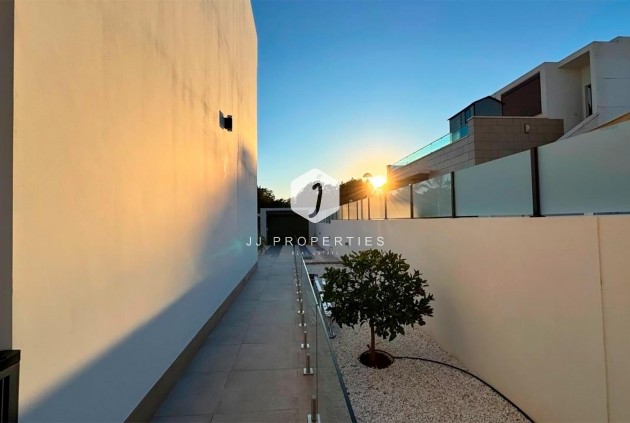 Aus zweiter Hand - Villa -
Rojales - Ciudad Quesada