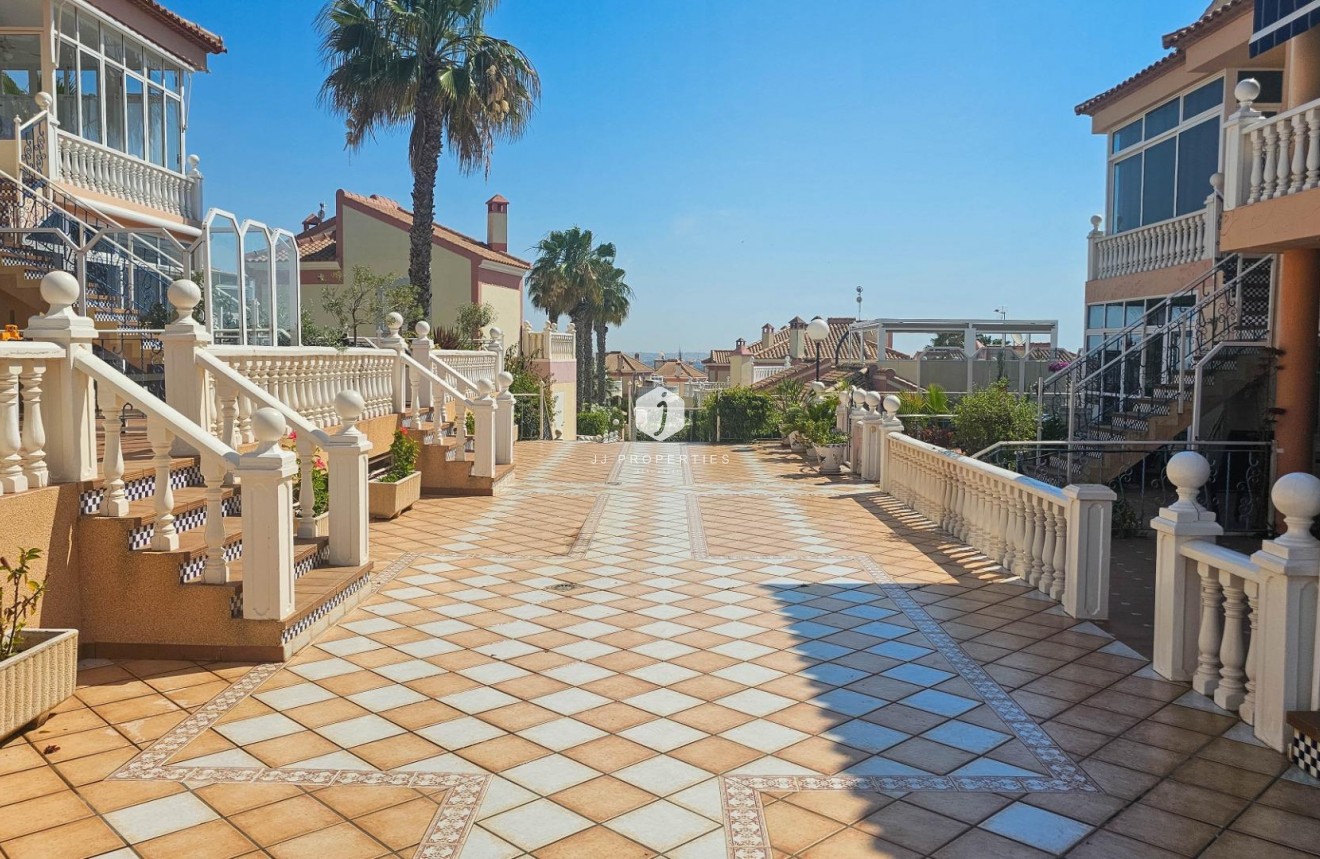 Tweedehands - Bungalow -
Orihuela Costa - Los Altos