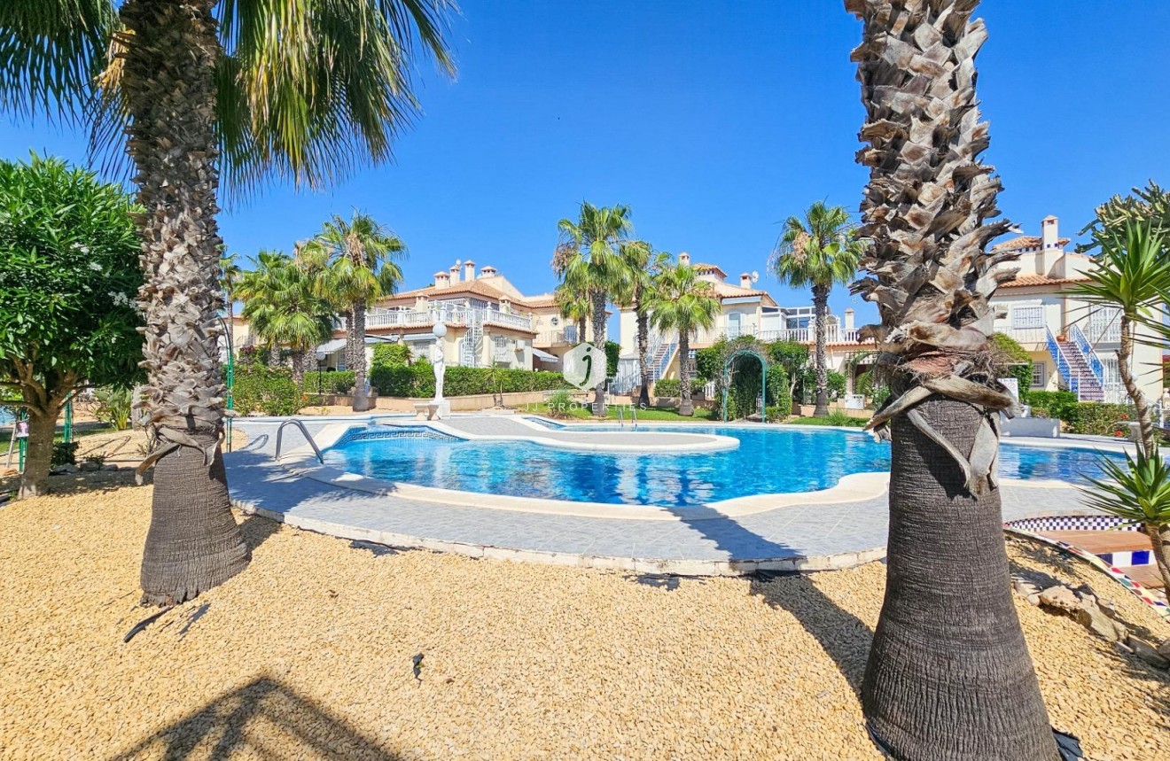 Tweedehands - Bungalow -
Orihuela Costa - Los Altos