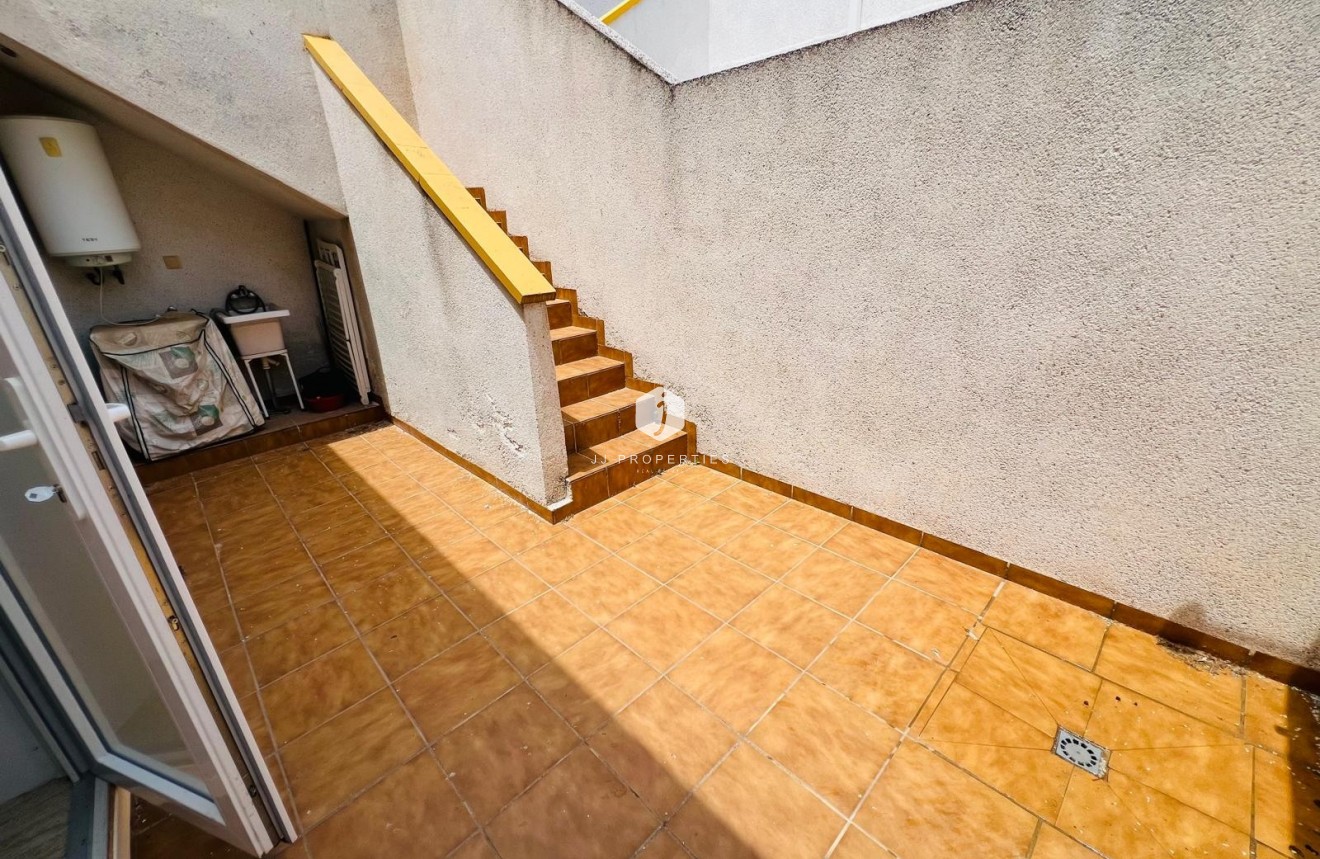 Segunda mano - Chalet -
Daya Nueva - Costa Blanca