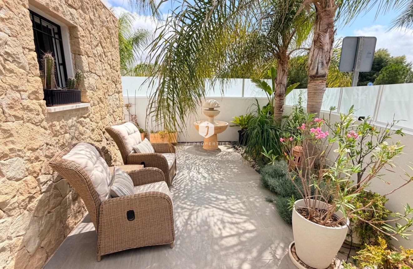 Resale - Villa -
Los Montesinos - Costa Blanca