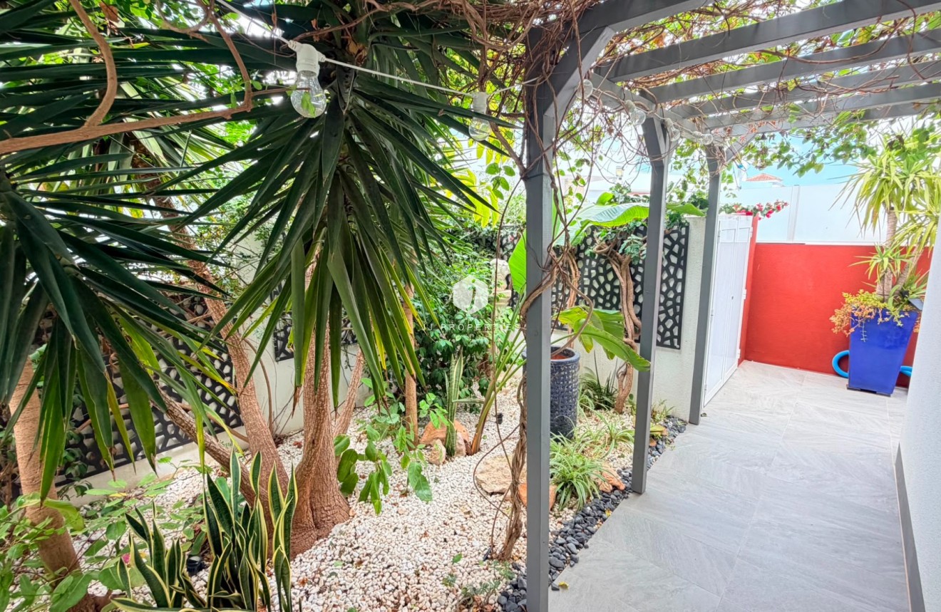 Resale - Villa -
Los Montesinos - Costa Blanca