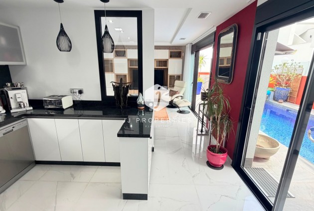 Resale - Villa -
Los Montesinos - Costa Blanca