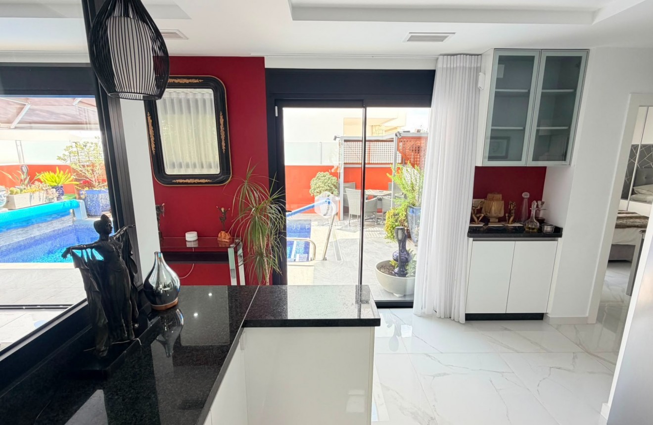 Resale - Villa -
Los Montesinos - Costa Blanca