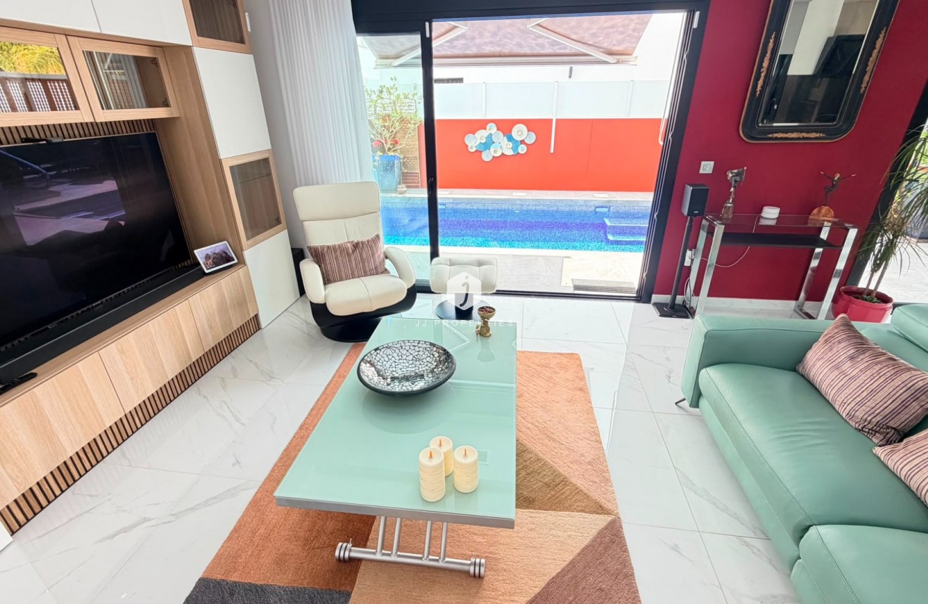 Resale - Villa -
Los Montesinos - Costa Blanca