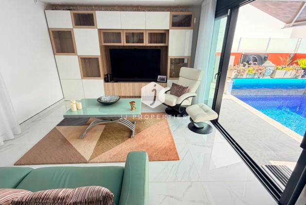 Resale - Villa -
Los Montesinos - Costa Blanca
