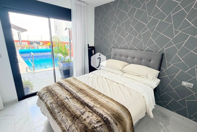 Resale - Villa -
Los Montesinos - Costa Blanca