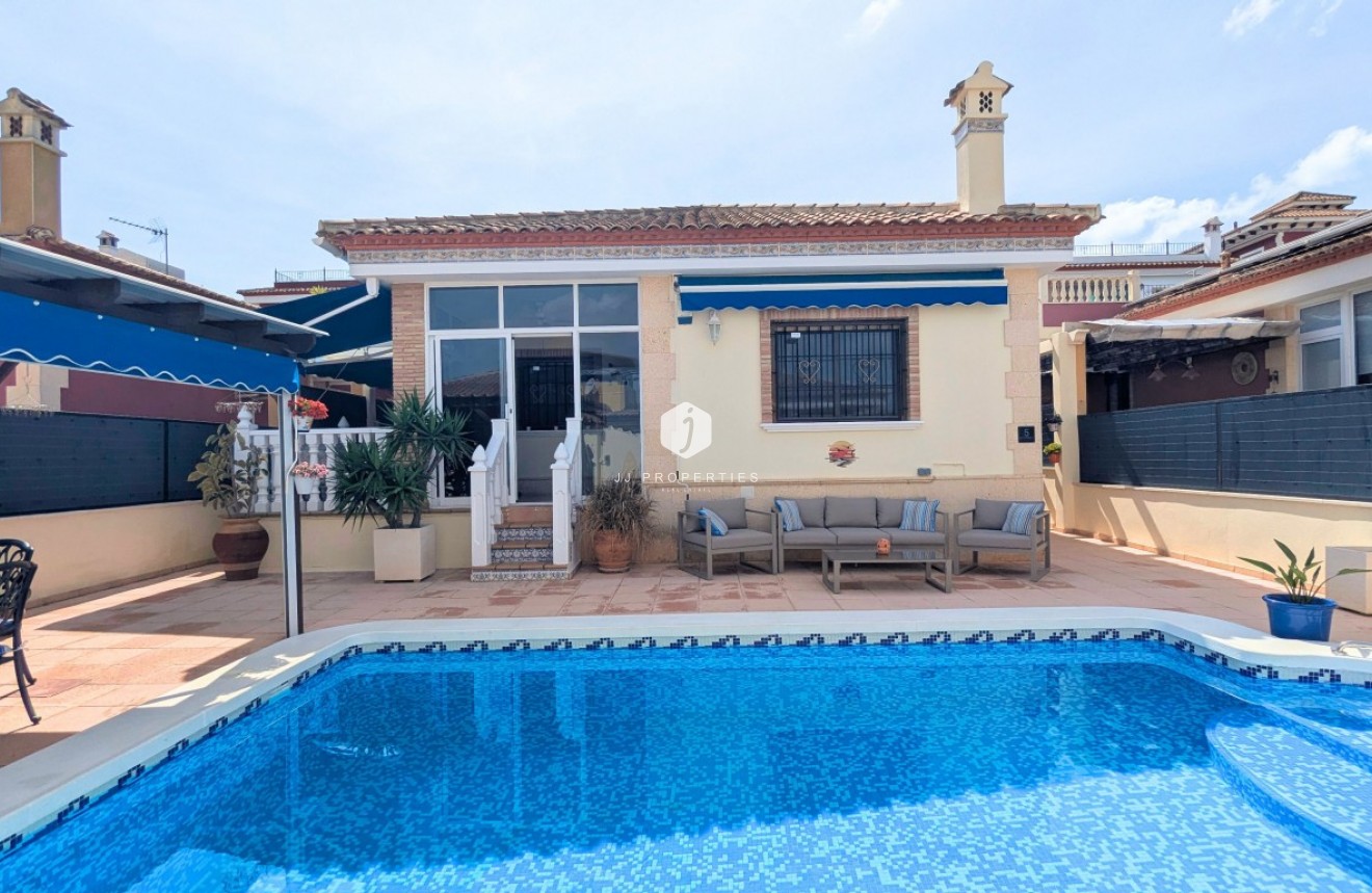 Segunda mano - Villa -
Bigastro - Inland