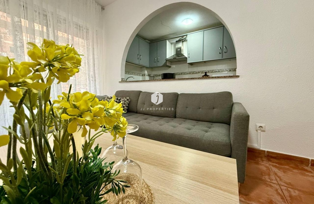 D'occasion - Appartement -
Torrevieja - Playa del Cura
